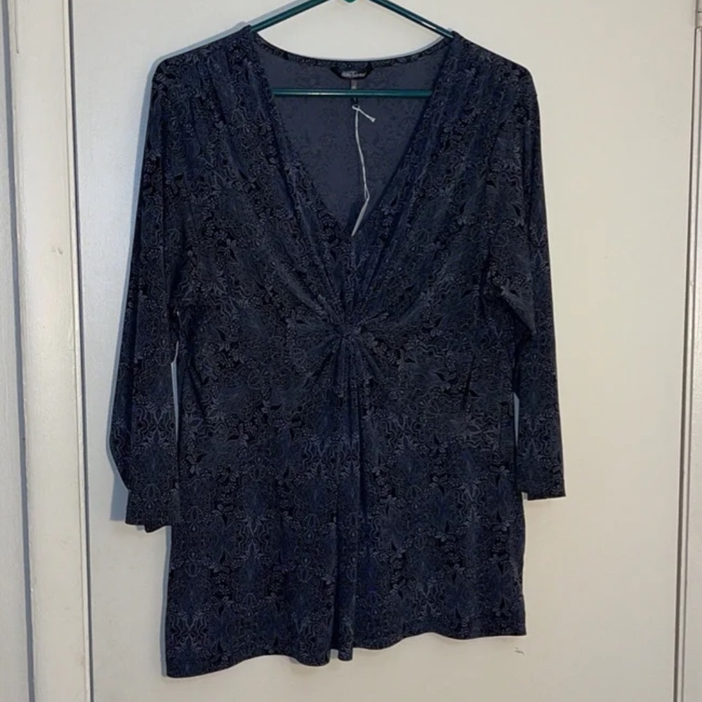 Daisy Fuentes 3/4 sleeve blouse